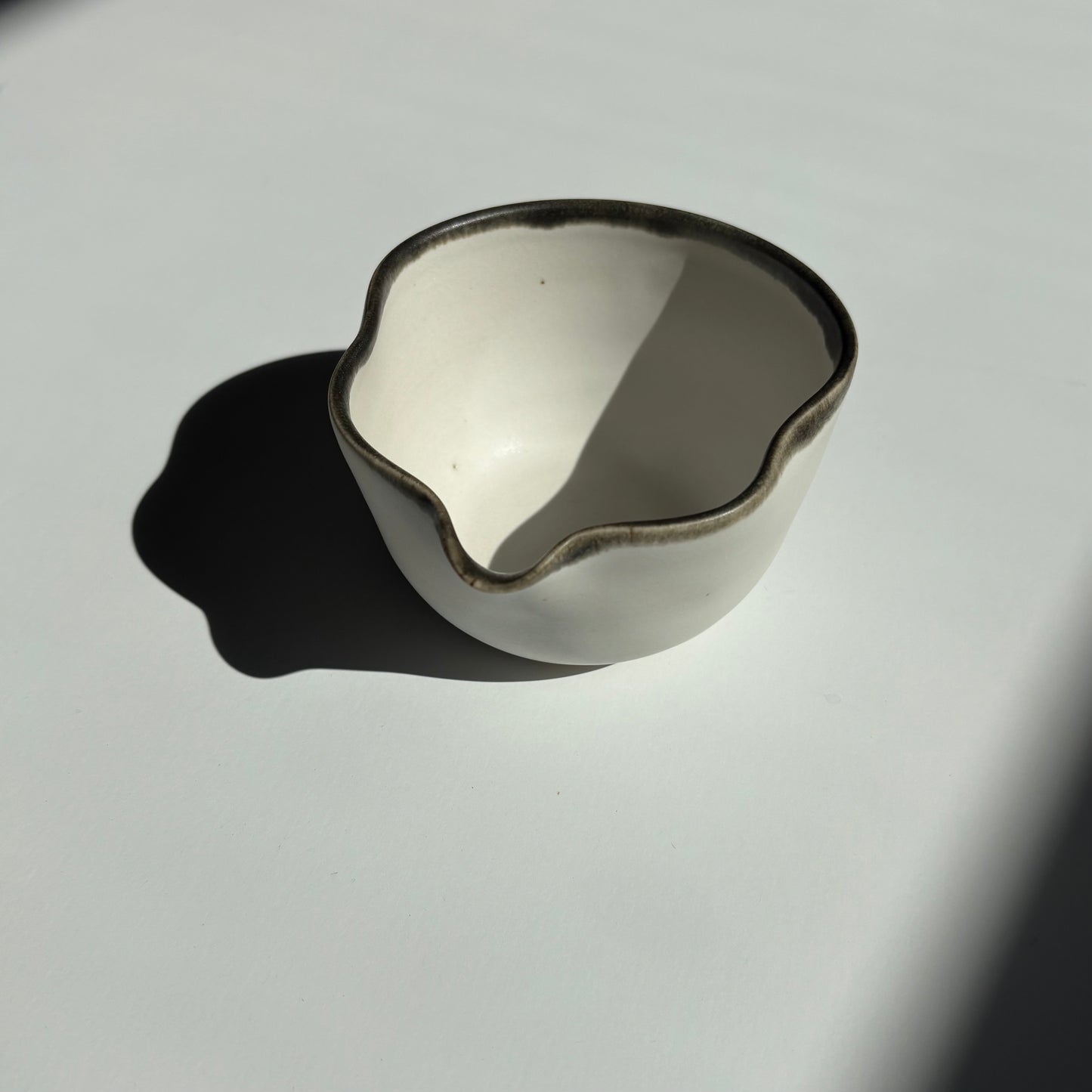 Wavy Dosing Cup, Pebble