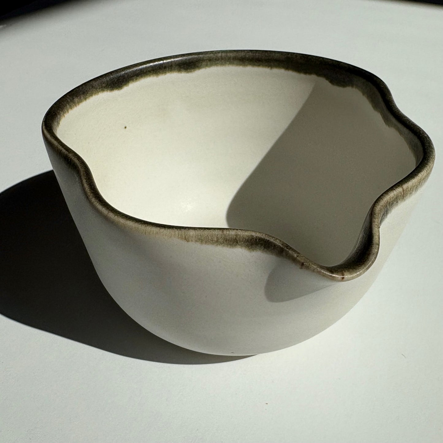 Wavy Dosing Cup, Pebble