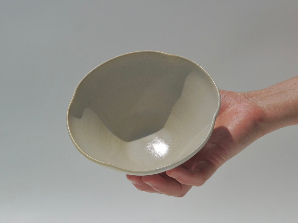 Petal snack bowl, Jinju