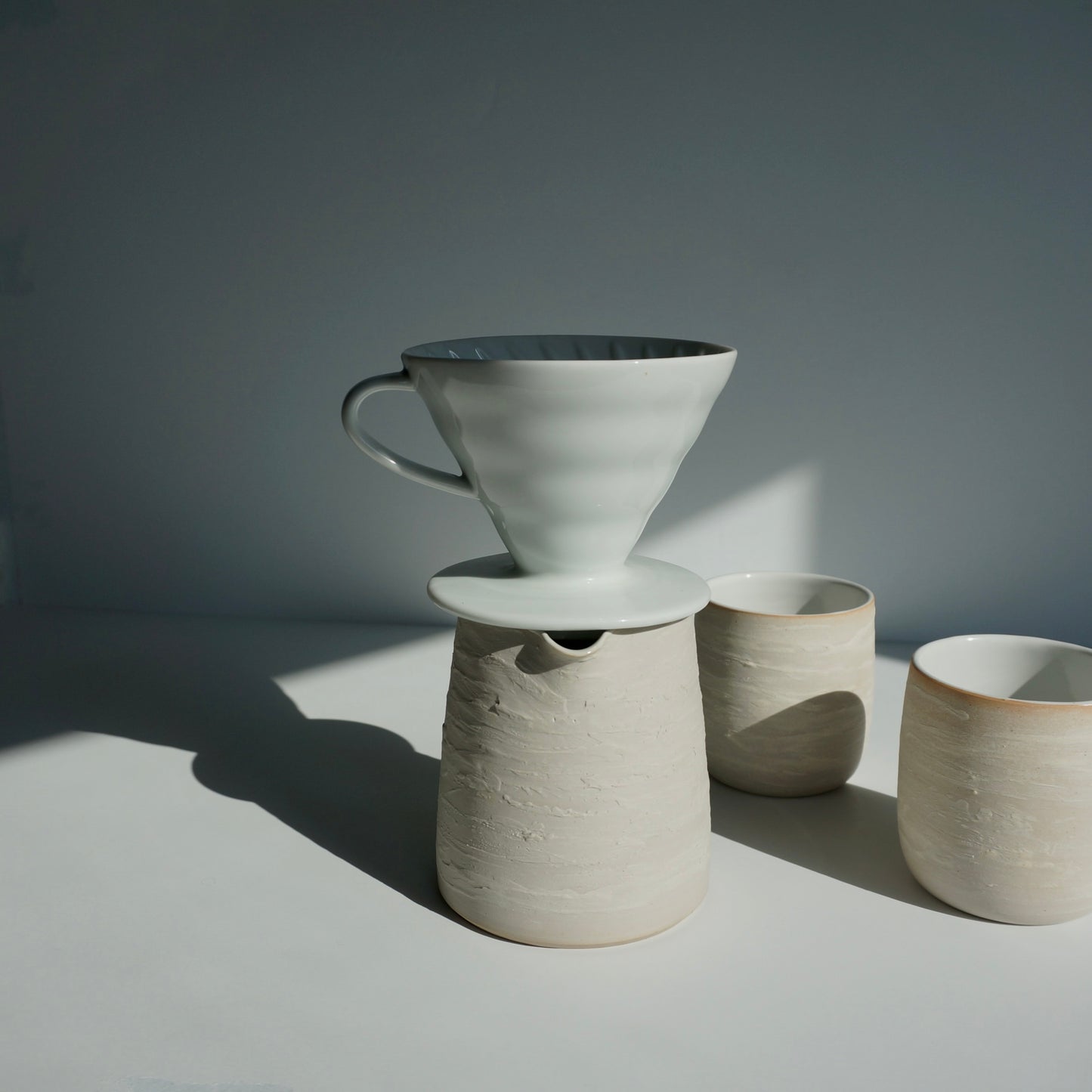 Textured carafe, Glossy white