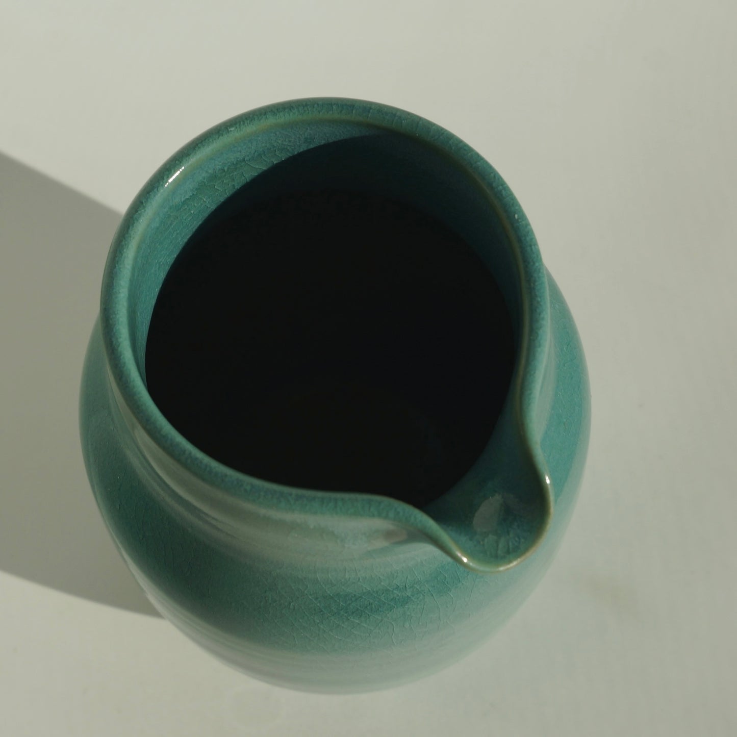 Pitcher, Jade crackle