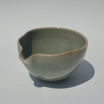 Wavy Dosing Cup, Celadon