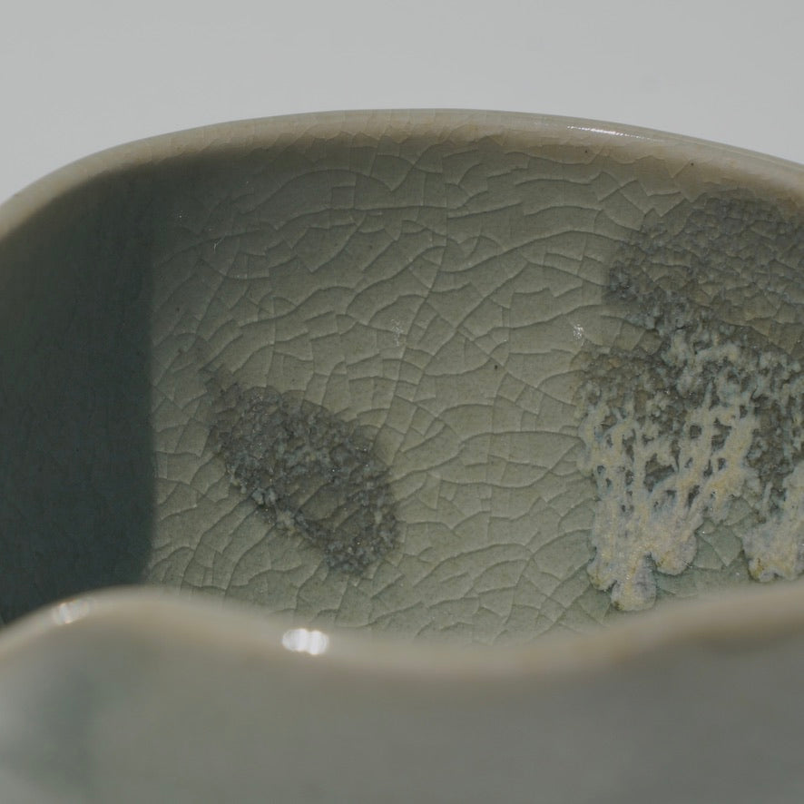 Wavy dosing cup, Celadon melt
