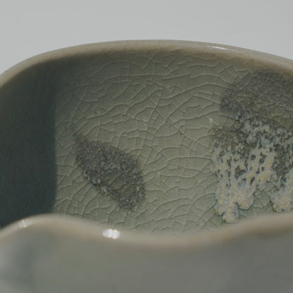 Wavy dosing cup, Celadon melt
