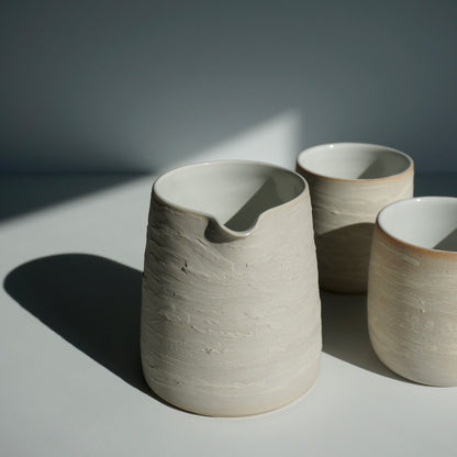 Textured carafe, Glossy white
