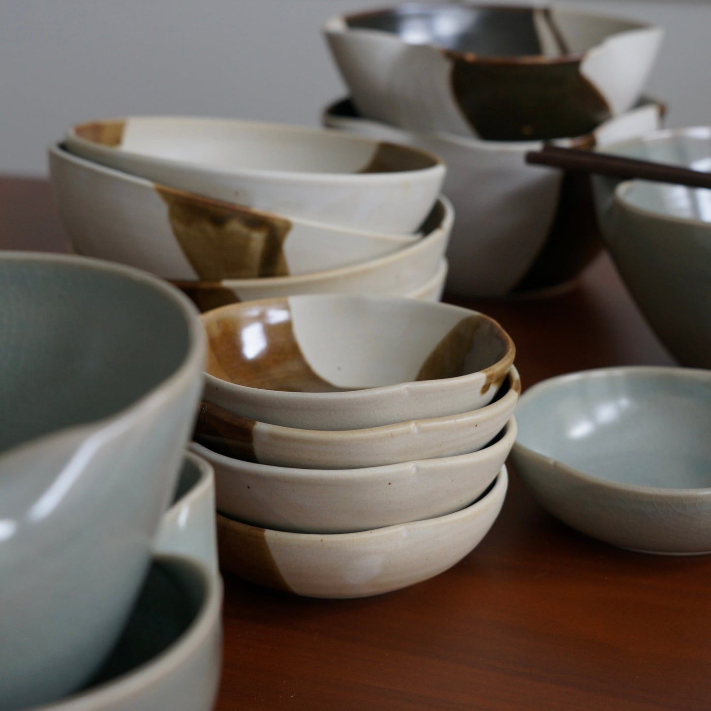 Petal banchan dish, amber