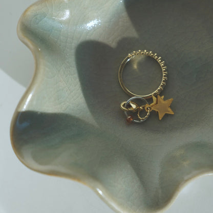 Shell ring dish, Celadon