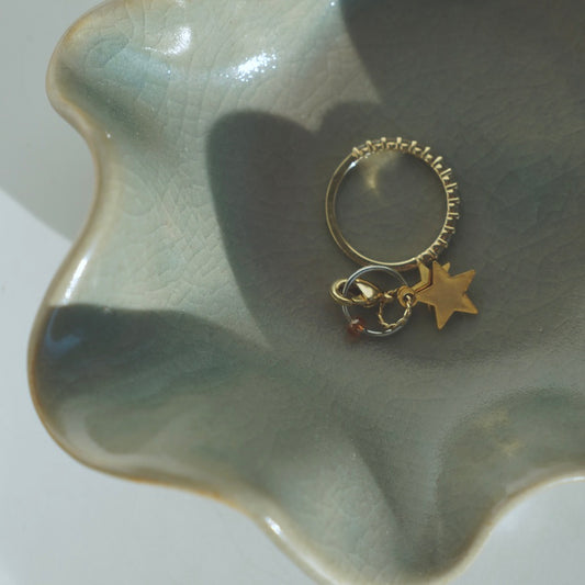 Shell ring dish, Celadon