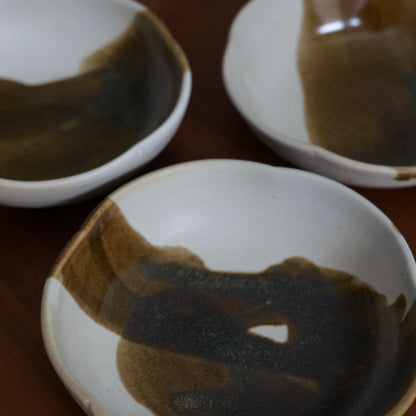 Petal banchan dish, amber