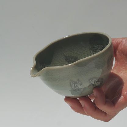 Wavy dosing cup, Celadon melt