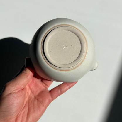 Wavy Dosing Cup, Pebble