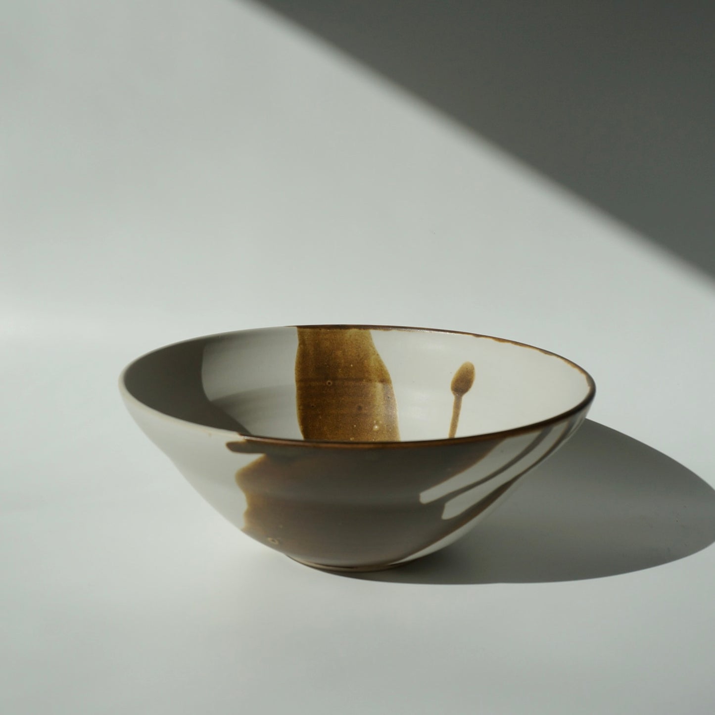 Serving bowl, Satin amber