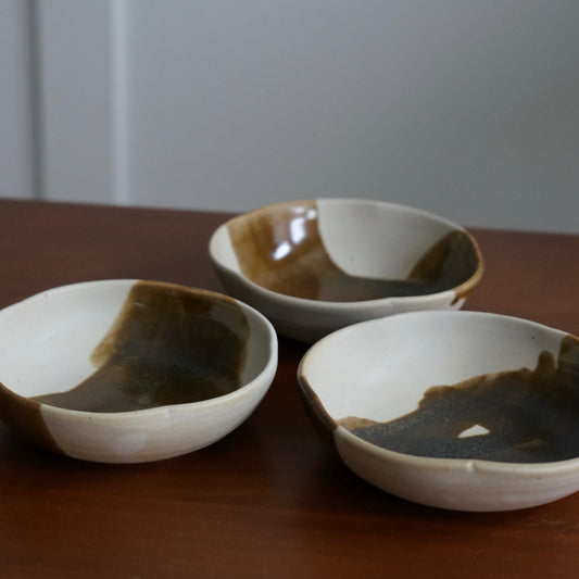 Petal banchan dish, amber