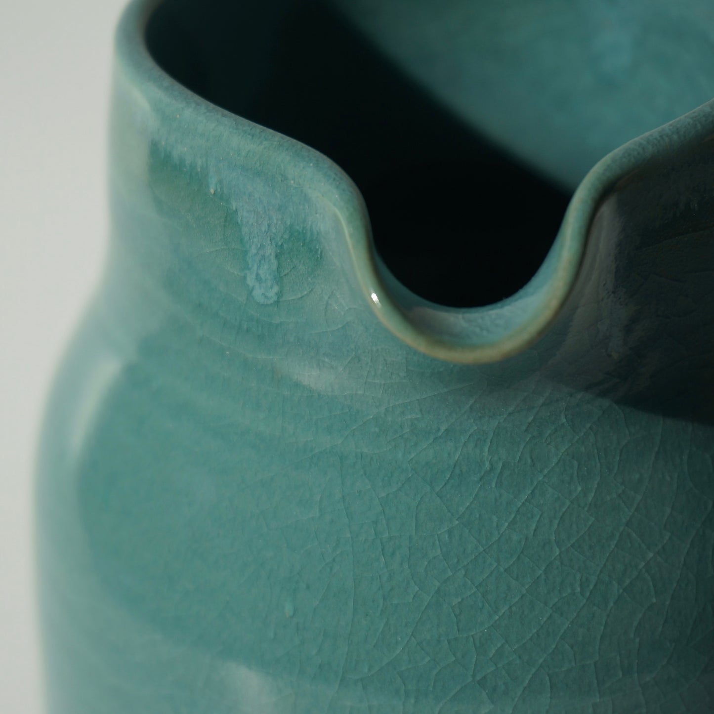 Pitcher, Jade crackle