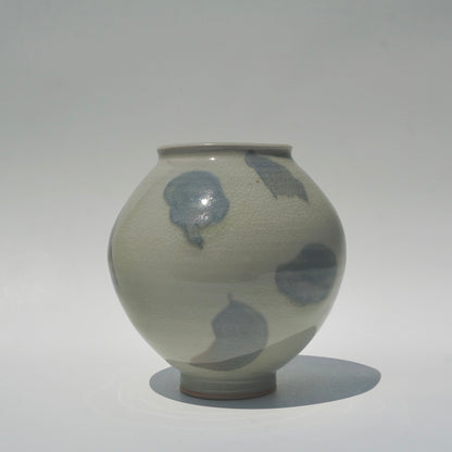 Moon jar, Icy dusk