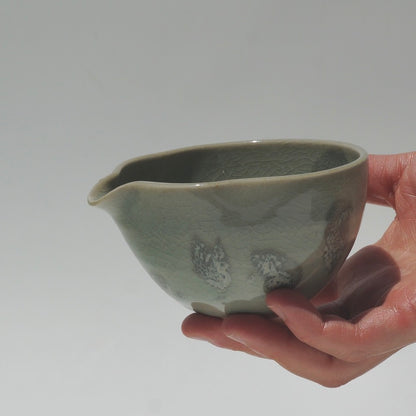 Wavy dosing cup, Celadon melt