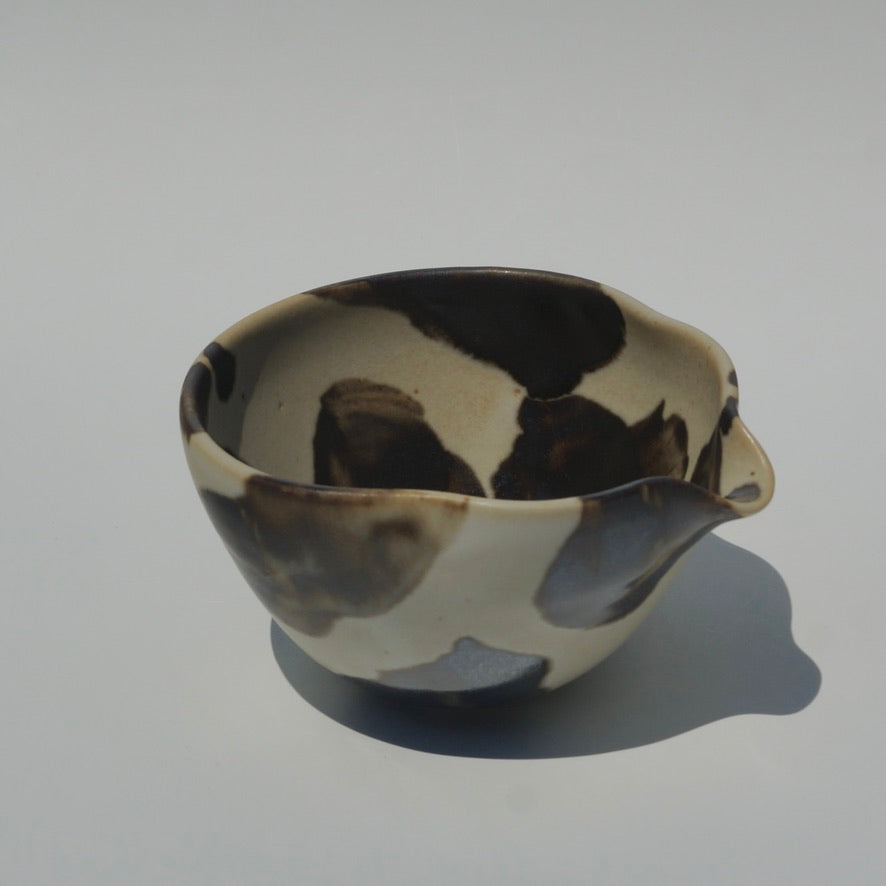 Wavy dosing cup, Calico