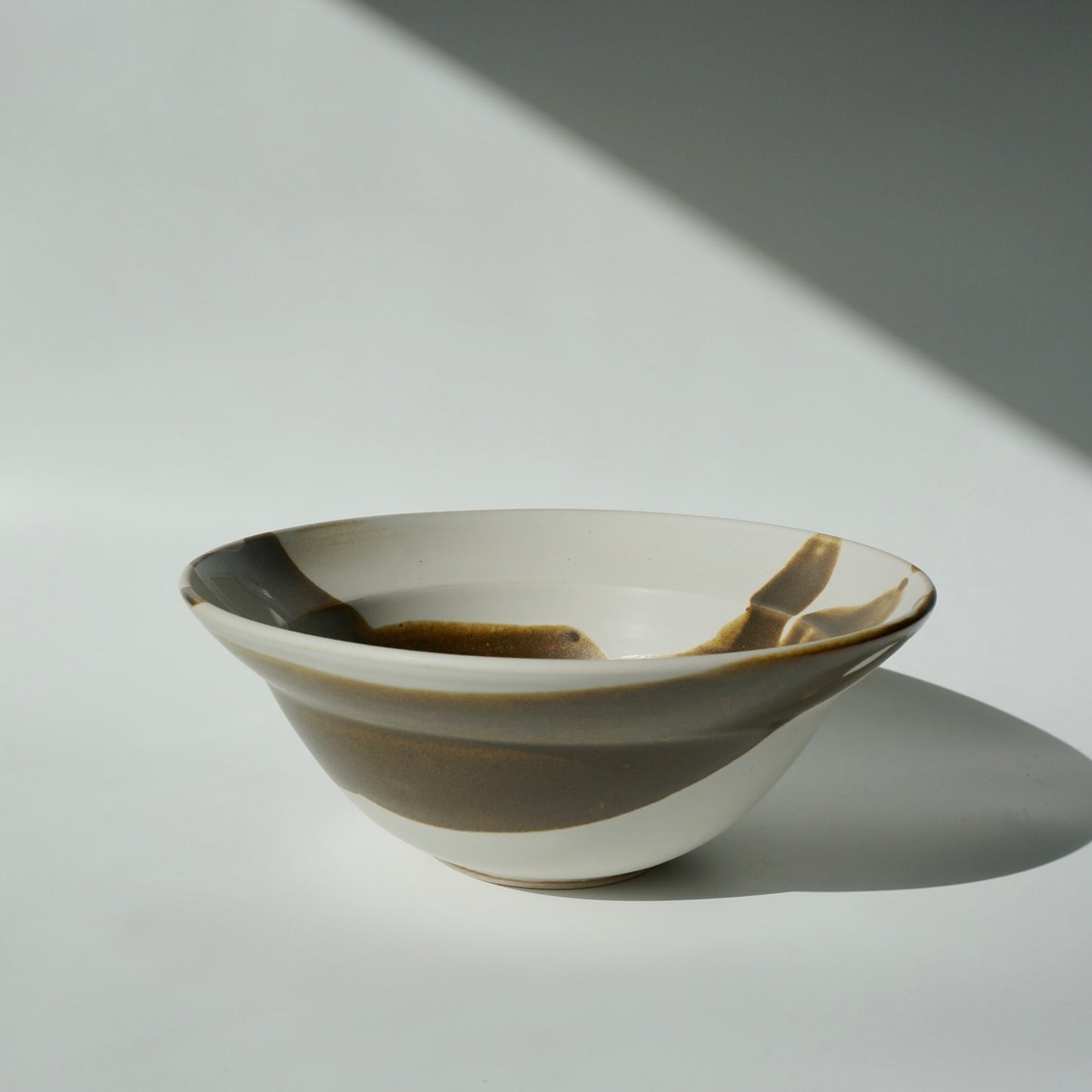 Serving bowl, Satin amber