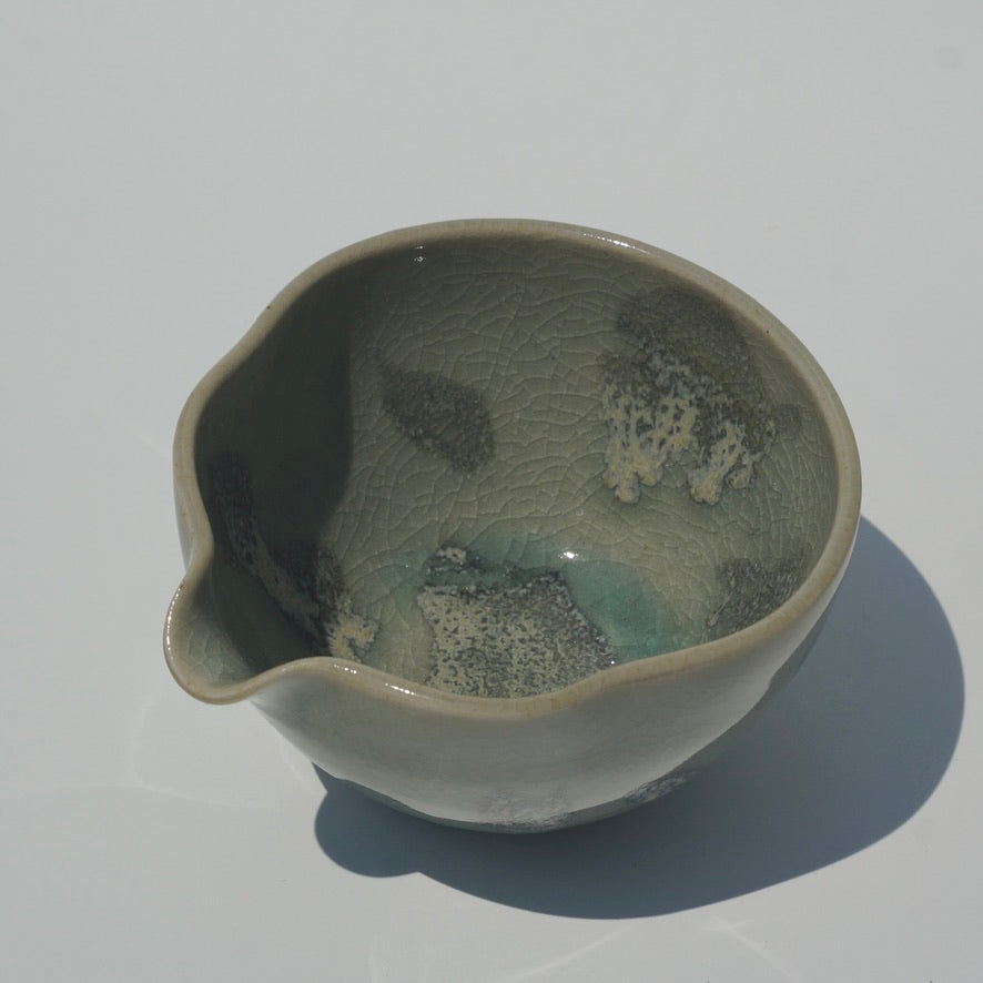 Wavy dosing cup, Celadon melt