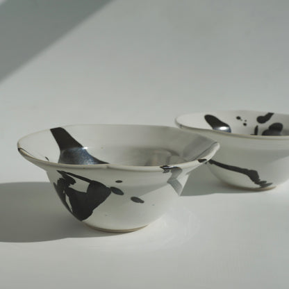 Petal rimmed bowl