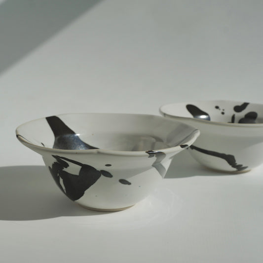 Petal rimmed bowl