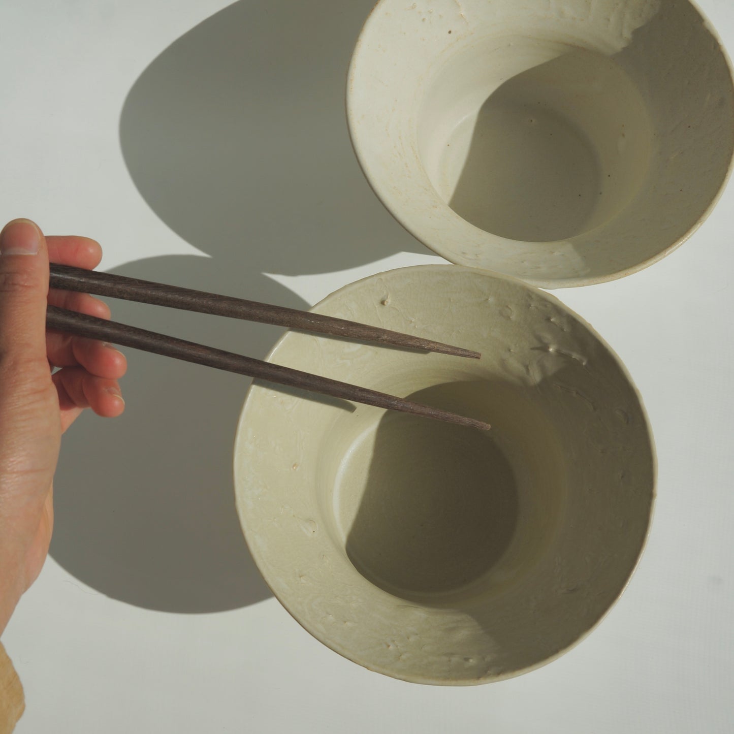 Textured cylinder bowl
