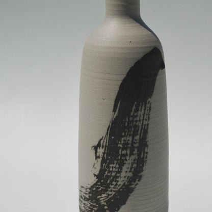 Hakeme bottle vase 02