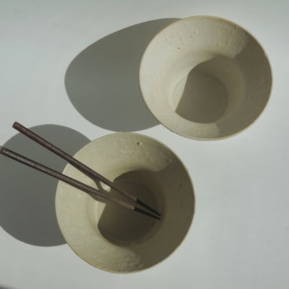 Textured cylinder bowl