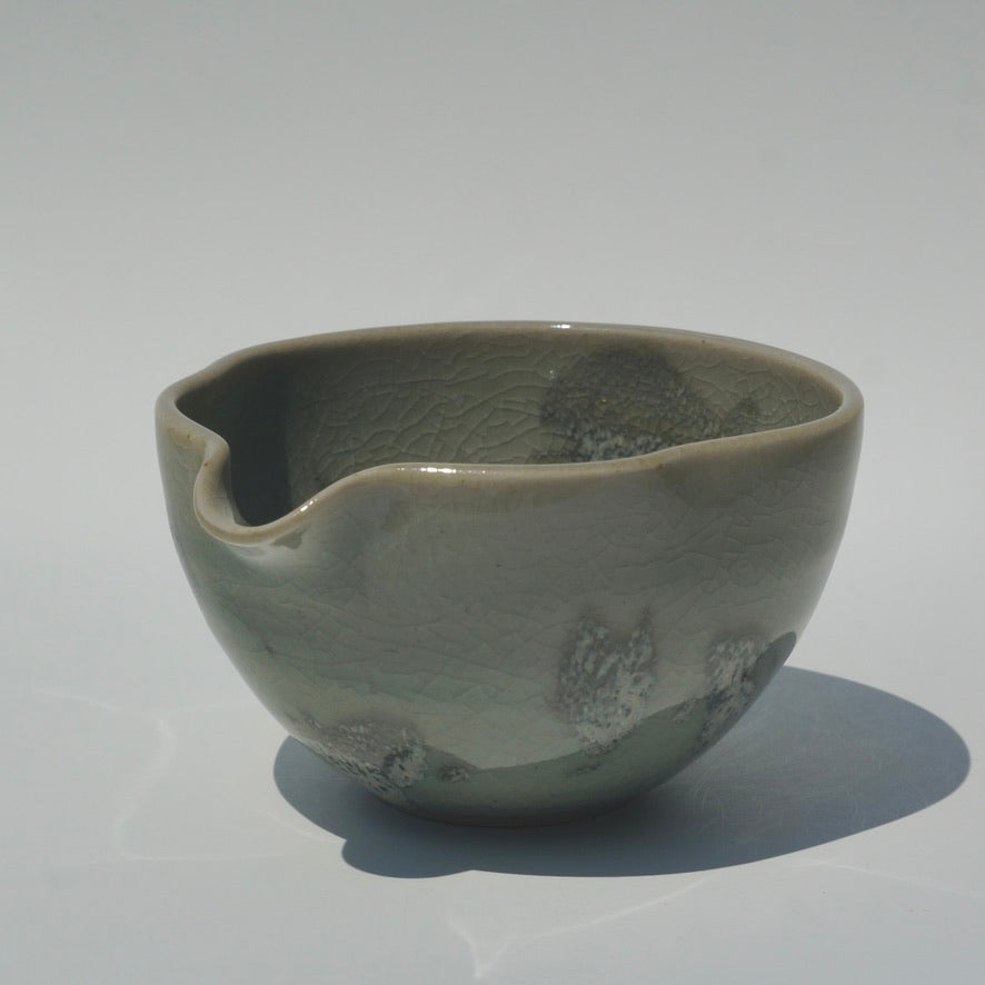 Wavy dosing cup, Celadon melt