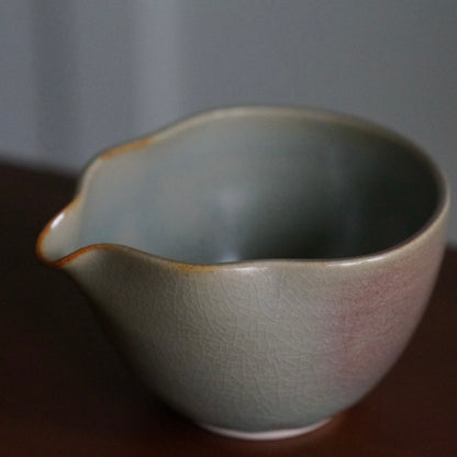Wavy Dosing Cup, Celadon