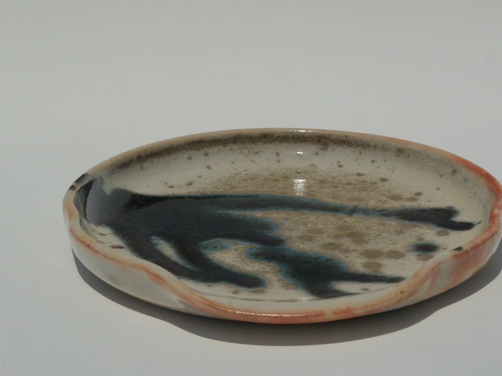 Wavy spoon rest, Shino 02