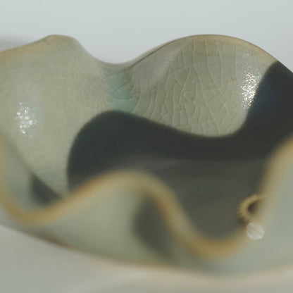 Shell ring dish, Celadon